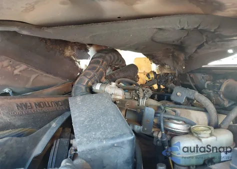 2000 Mazda B3000 z USA, uszkodzony, nr VIN 4F4YR12V5YTM27019